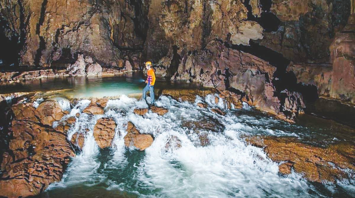 Vietnam Caves Tu Lan Tour 2 Days